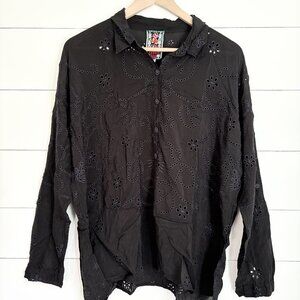 Johnny Was women's black long sleeve eyelet 3/4 button down blouse Sz XSmall